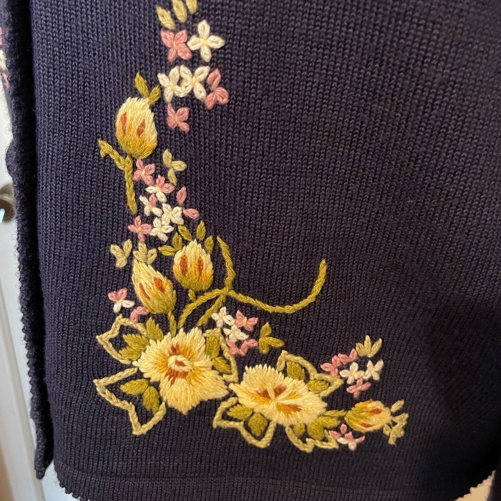 Vintage Susan Bristol Blue Size M Floral Embroidered Cardigan Sweater Cottage - Picture 4 of 12
